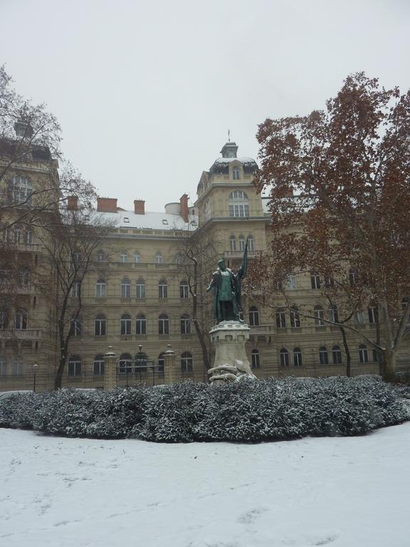 Flat On Andrassy Avenue *