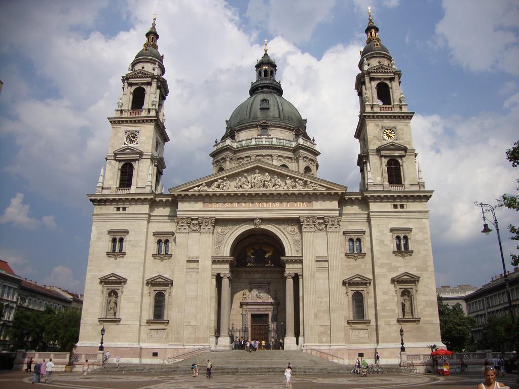 Oktohome * Budapest