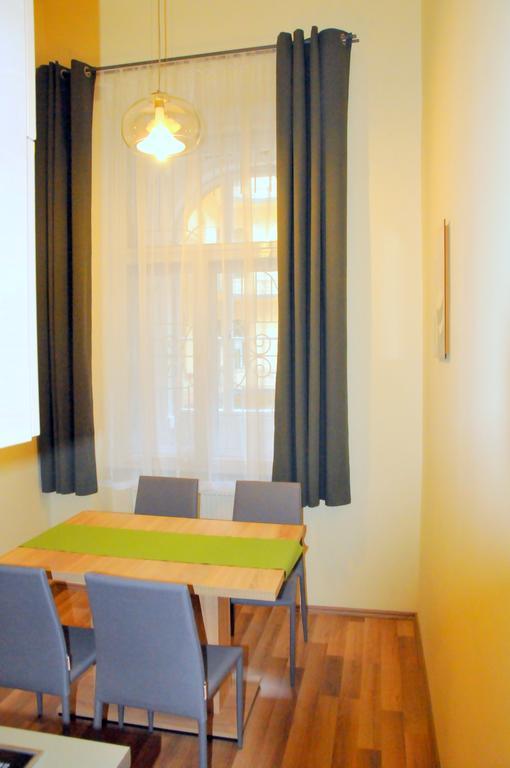 Frank & Fang Apartment *