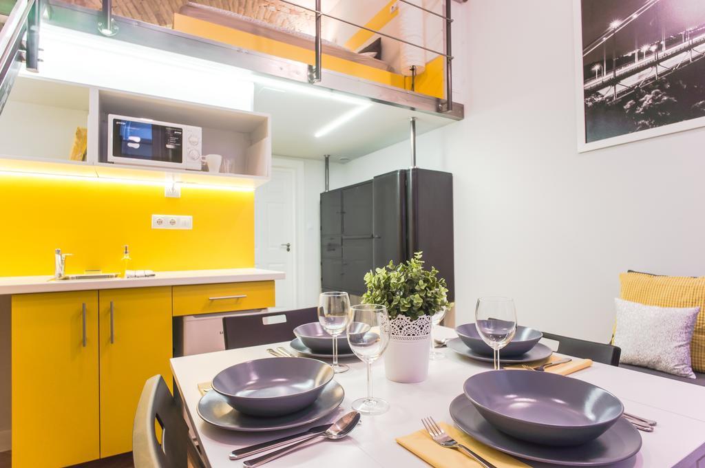 Hollo Apartment *