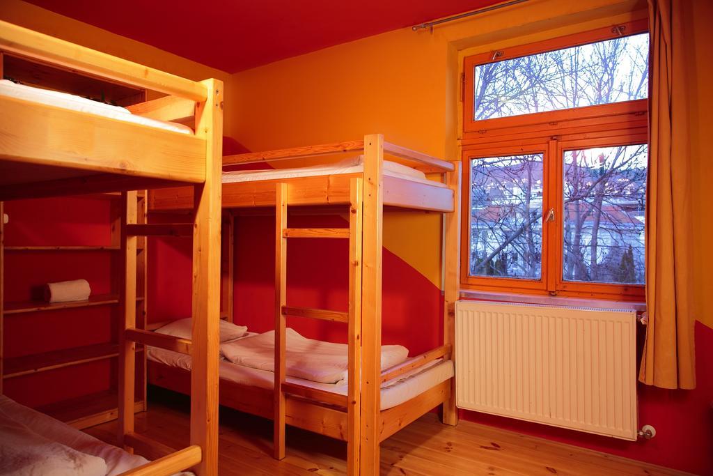 Grand Hostel *