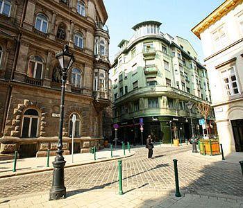 Club & * Budapest
