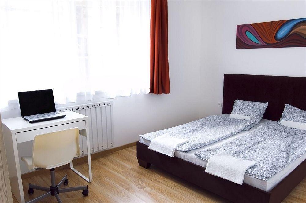 Aparthotel Corvin Plaza & 3*