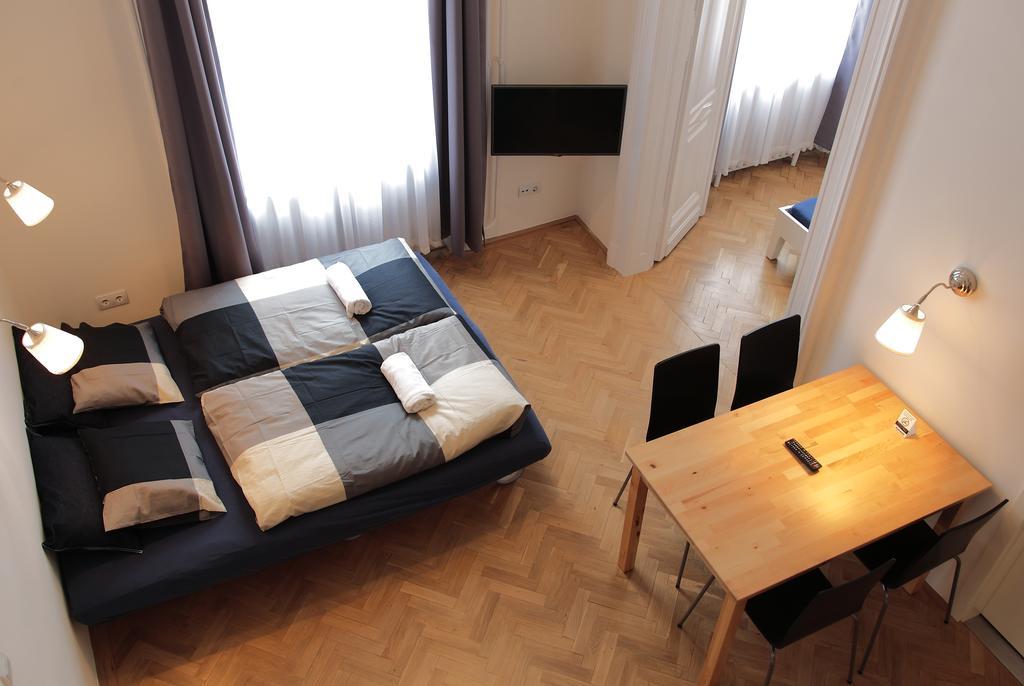 Maverick Aparthotel 4*