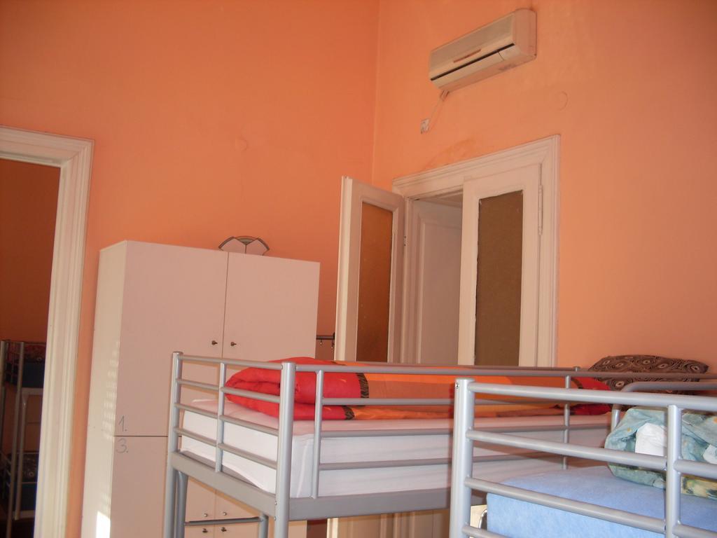 Hostel Art Gallery *