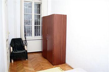 Alkotmany Street Hotel
