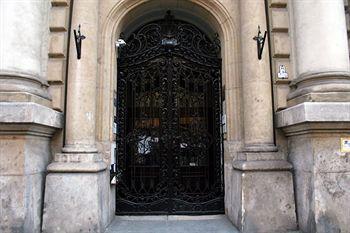 Alkotmany Street Hotel Budapest