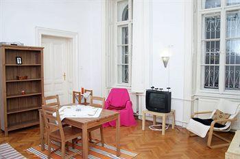 Hotel Alkotmany Street *