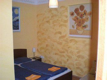 Elvis Guest house