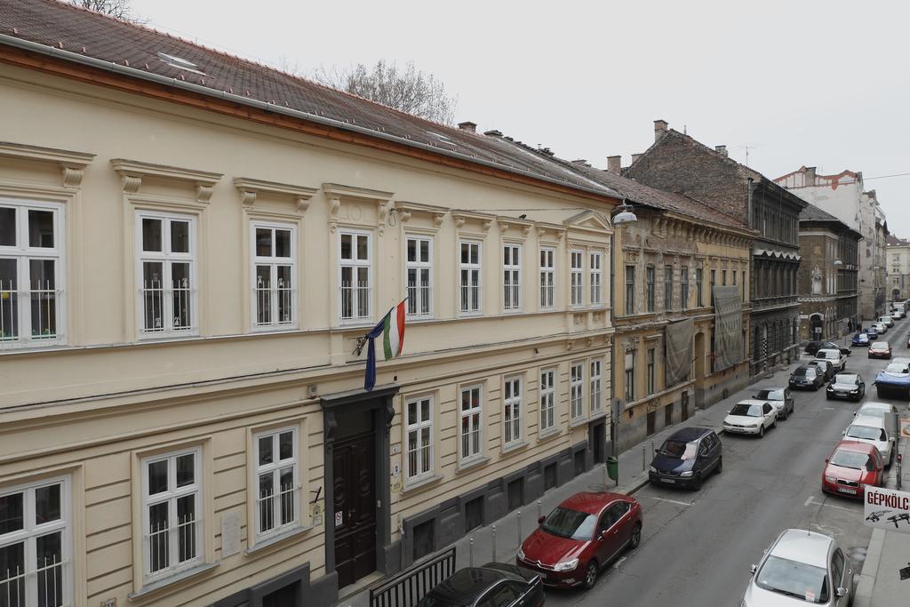 Thea / Free Parking Budapest