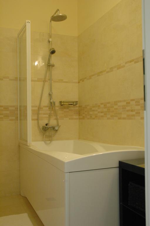 Be A Budapester3 * Budapest