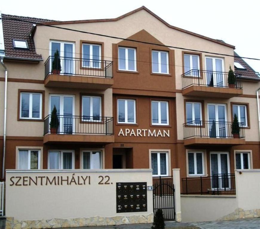 Szentmihályi 22 Apartman Apartamento *
