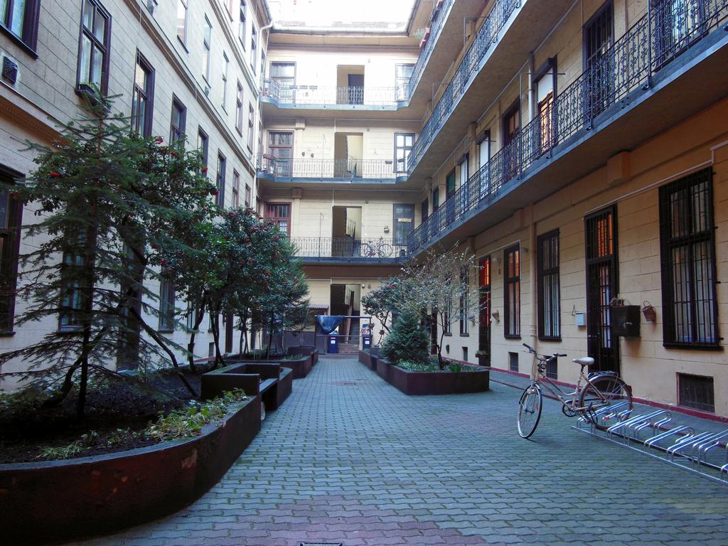 Apartment Kodaly Art *