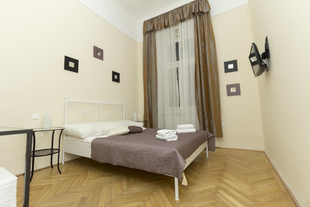 Budapest Bed And Breakfast 3*
