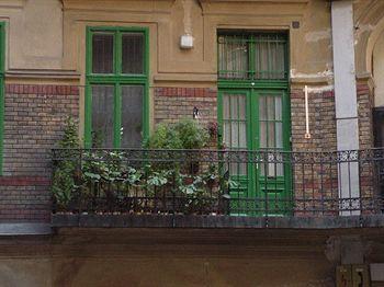 Ace & Budapest