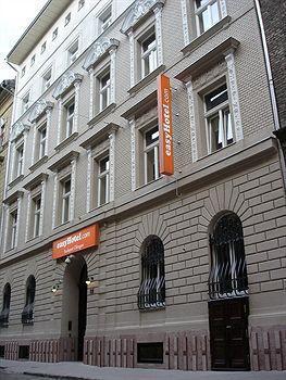 Hotell Easyhotel Oktogon 3*