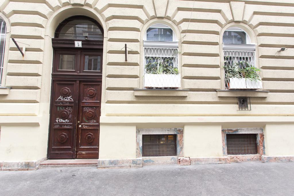 Near Blaha Lujza Square