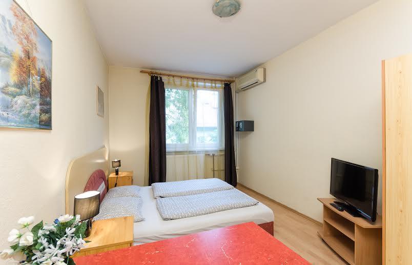 Apartment Young Center *