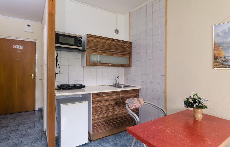 Apartment Young Center