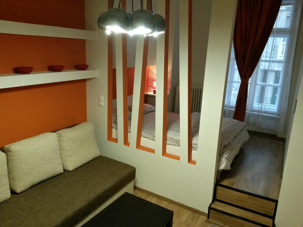Nozzi * Budapest