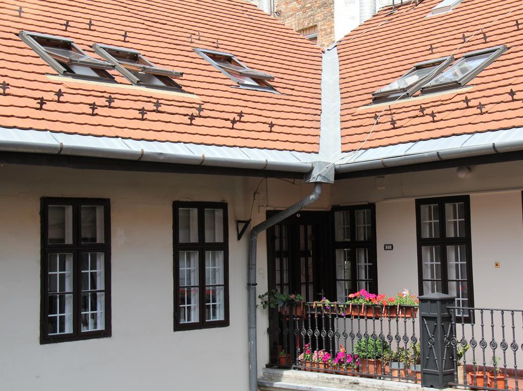 Queen Zita 130 M2 Near Chain Bridge Apartman