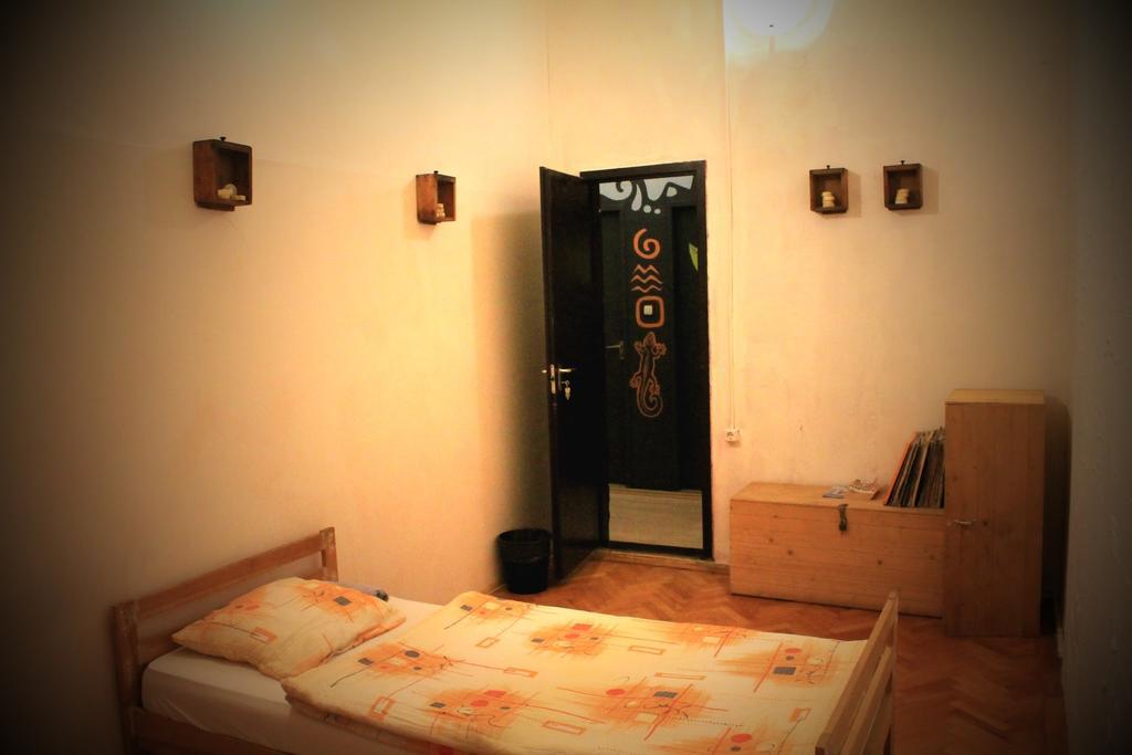 Hostal Downtown *