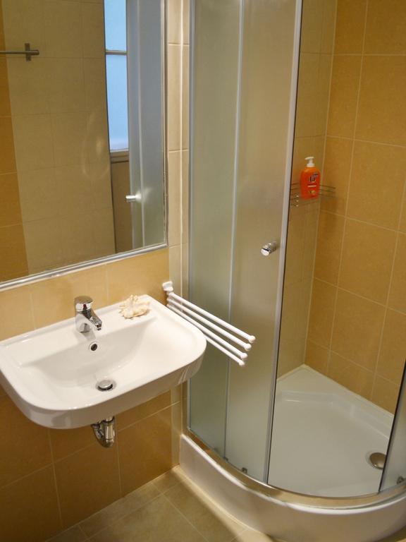 Casamia-elegant Vaci St.apt Appartement Boedapest