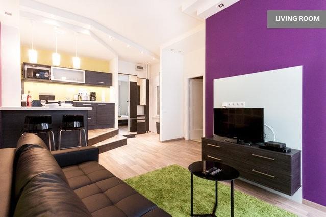Centerstudio With Balcony In Downtown