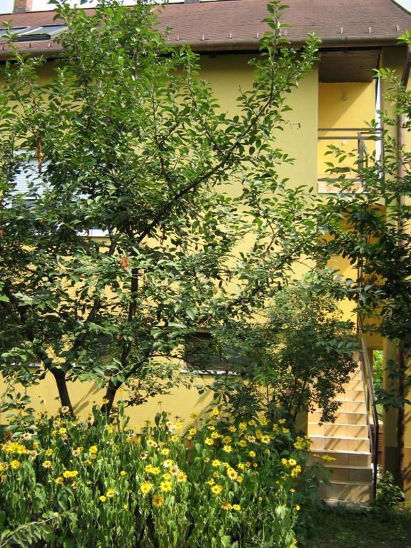 Zuglo Apartman Es