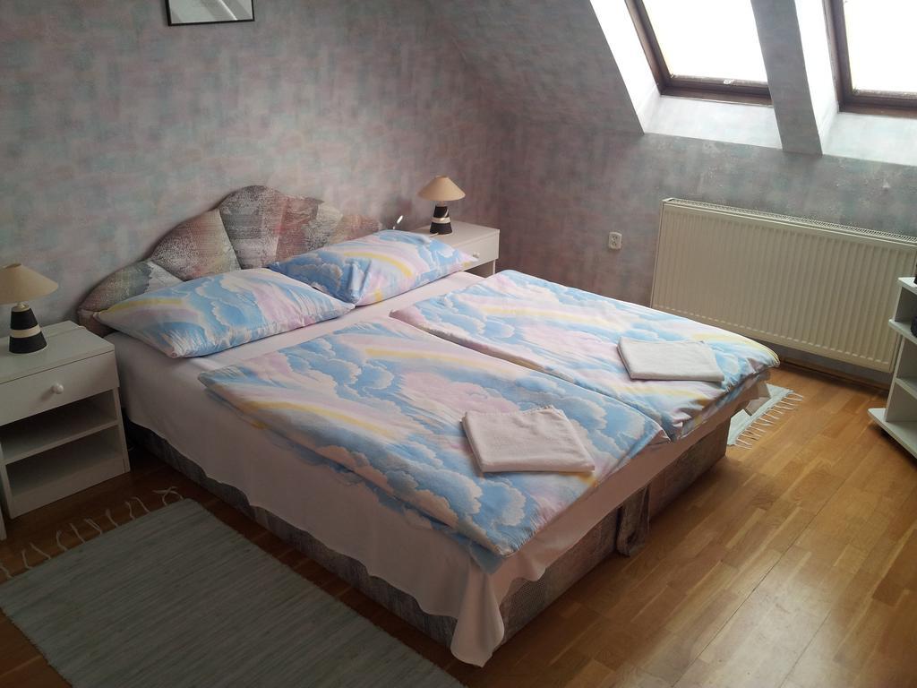Agi Panzio Obuda Bed & Breakfast