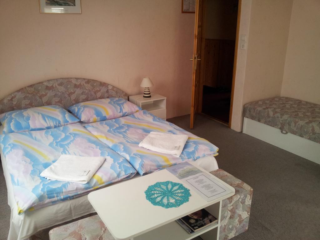 Agi Panzio Obuda Bed & Breakfast Budapest