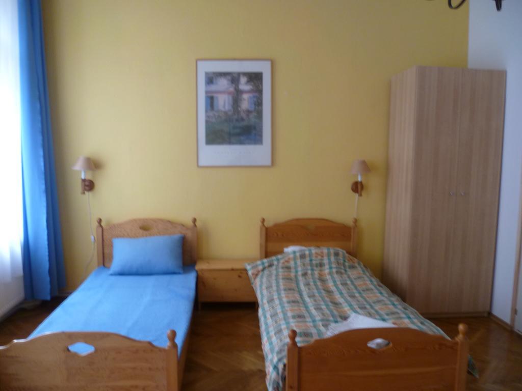 Guest house Eoetvoes Rooms
