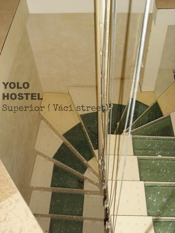 Yolo Hostel