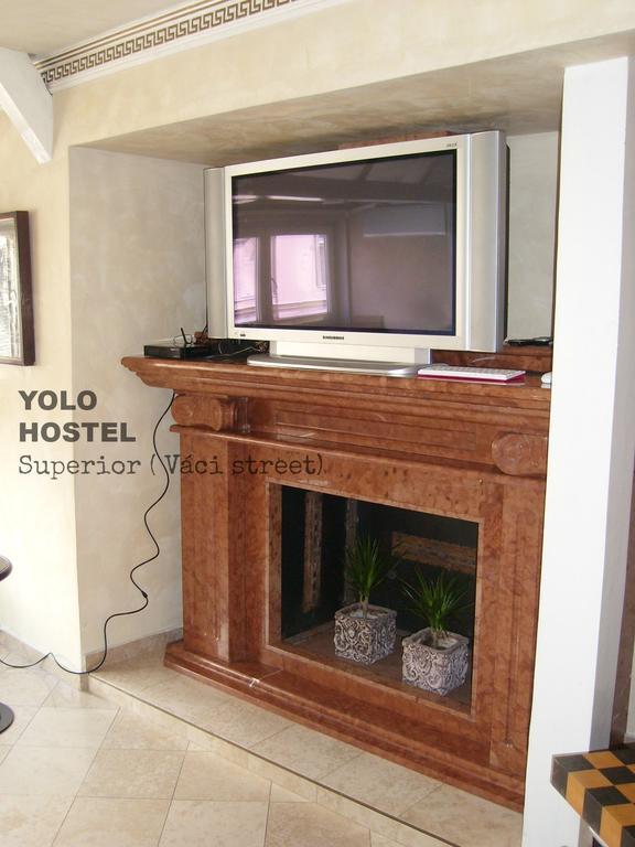 Yolo Hostel