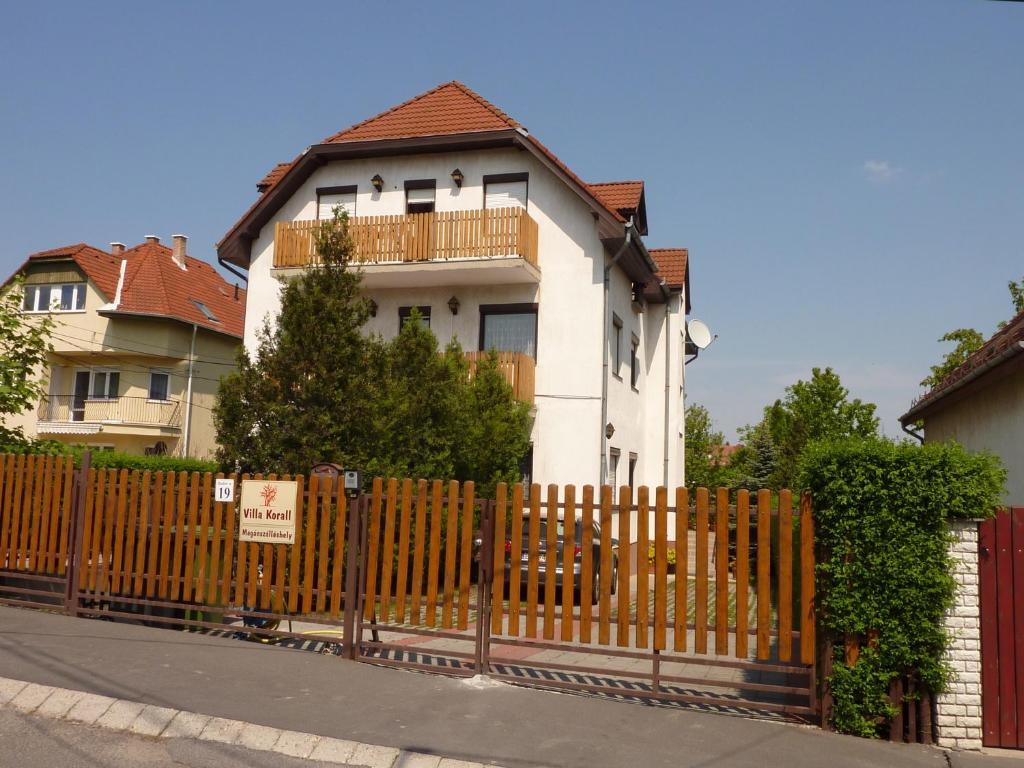 Bed & Breakfast Korall 3*
