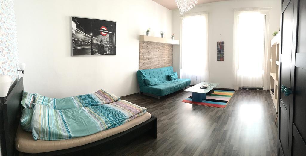 Budget By Hi5-kiraly 99 * Budapest