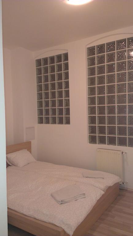 Appartement 4 *