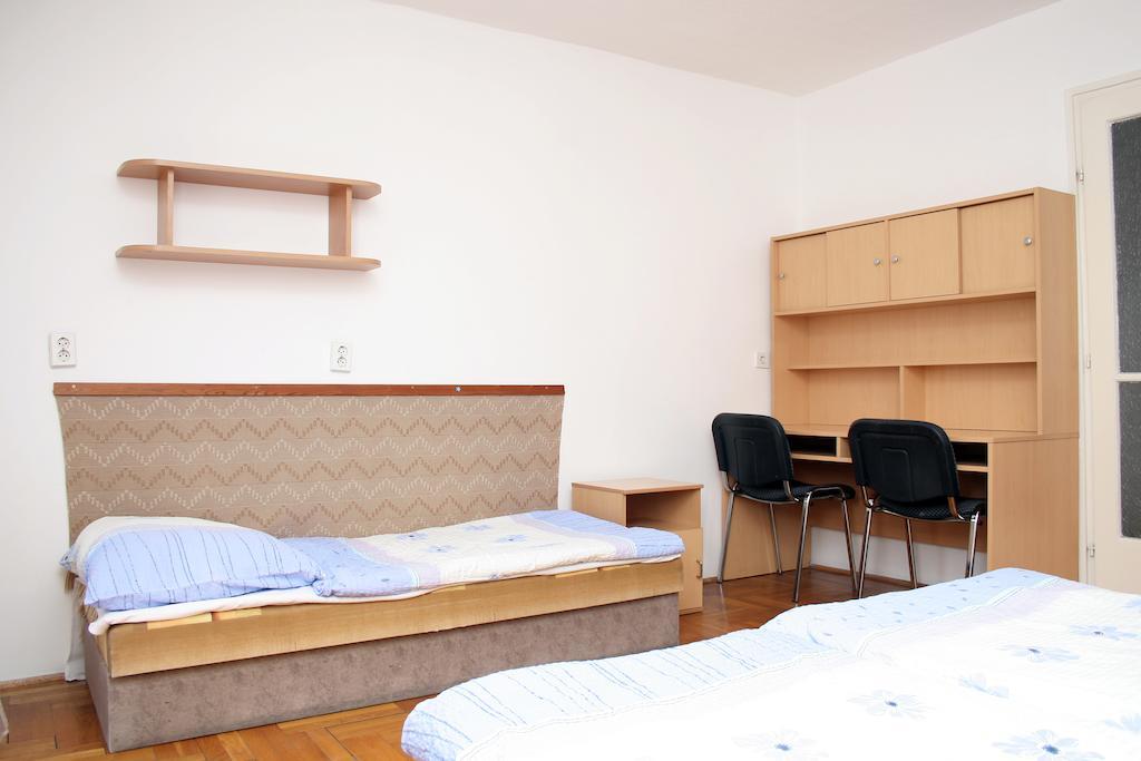 Apartment Professor'S Guest House *