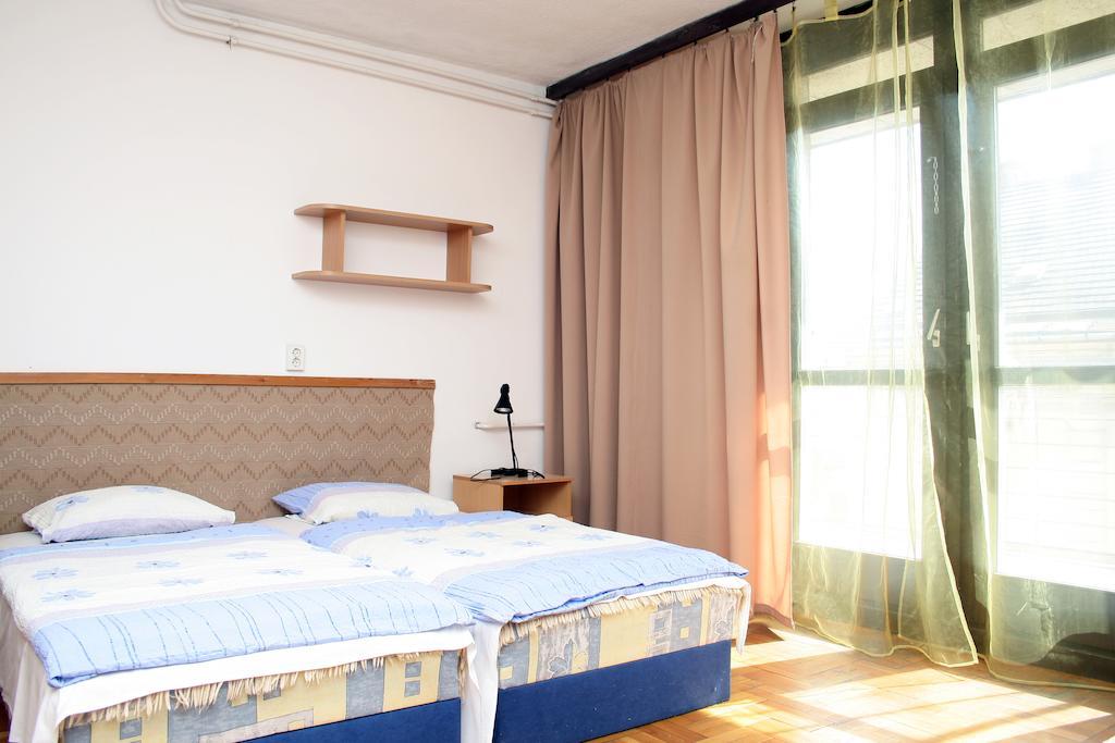Apartment Professor'S Guest House *