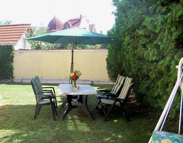 Akacia - Free Inside Parking, 2 Bedrooms, Garden, Next To Centre Budapest