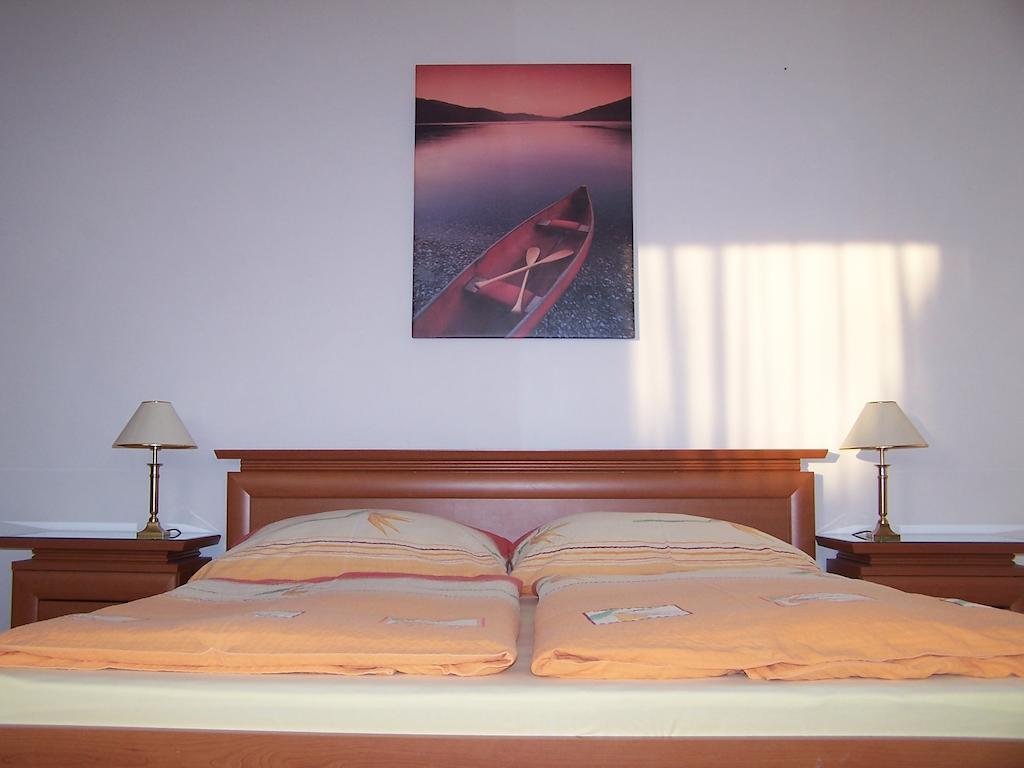 Akacia - Free Inside Parking, 2 Bedrooms, Garden, Next To Centre Budapest