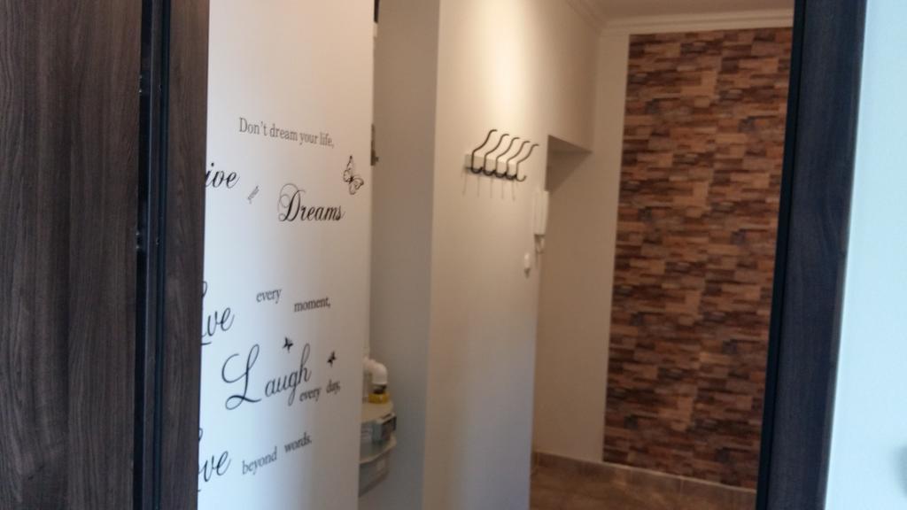 Rona Apartman