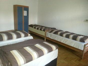 Hostal Caterina Private And Budapest