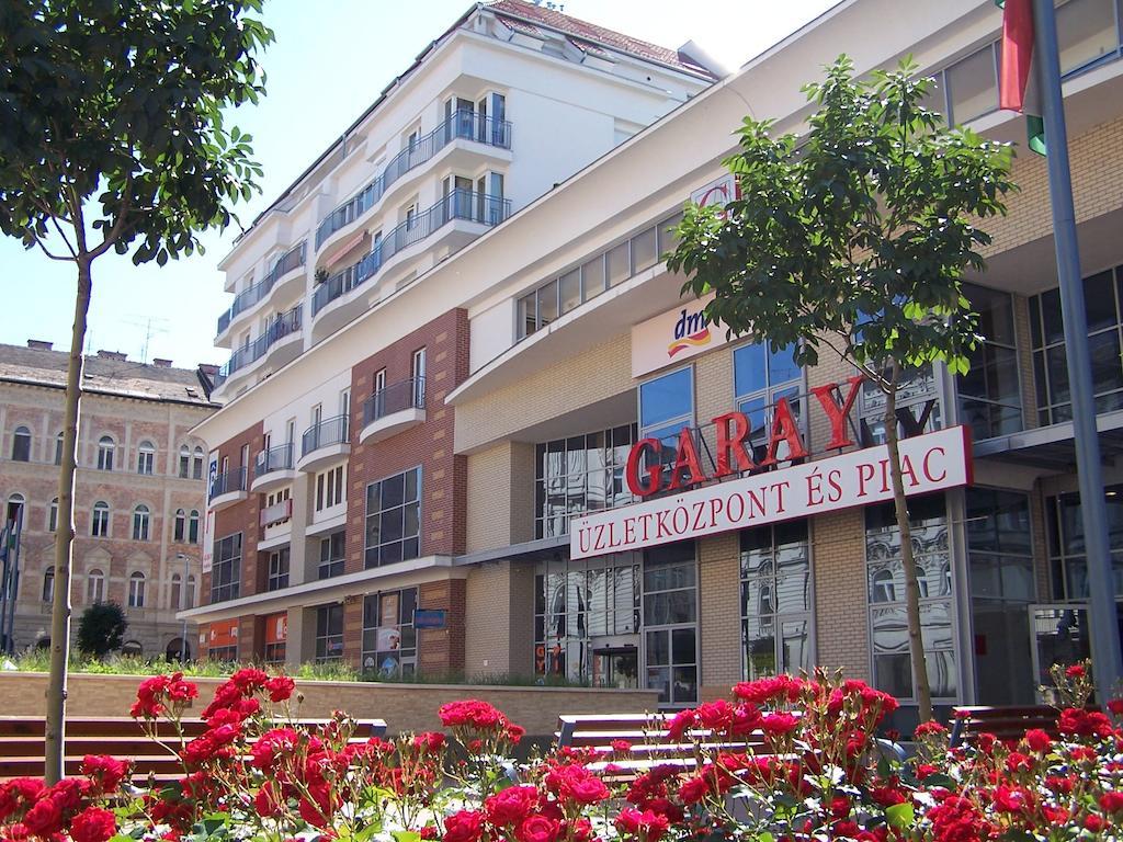Sinko - Free Garage Parking, Central, 2 Bedrooms 4 Single Beds, Flexi Check-out