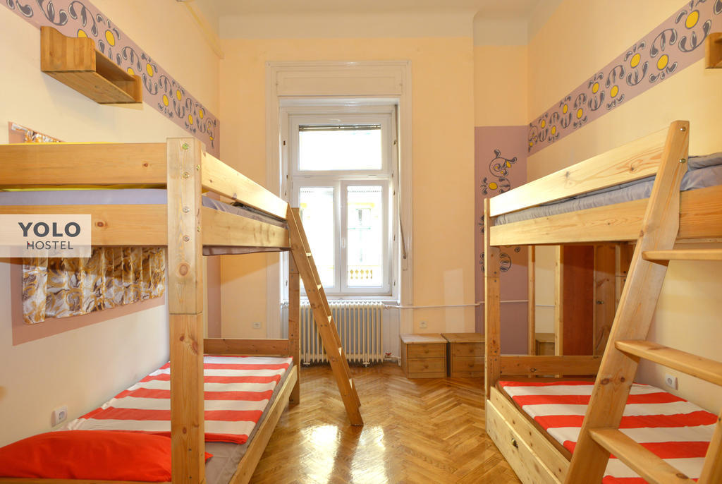 Hostel Yolo