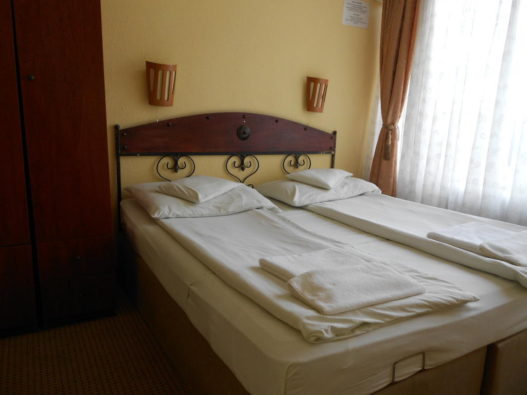 Hotel Seni Studium