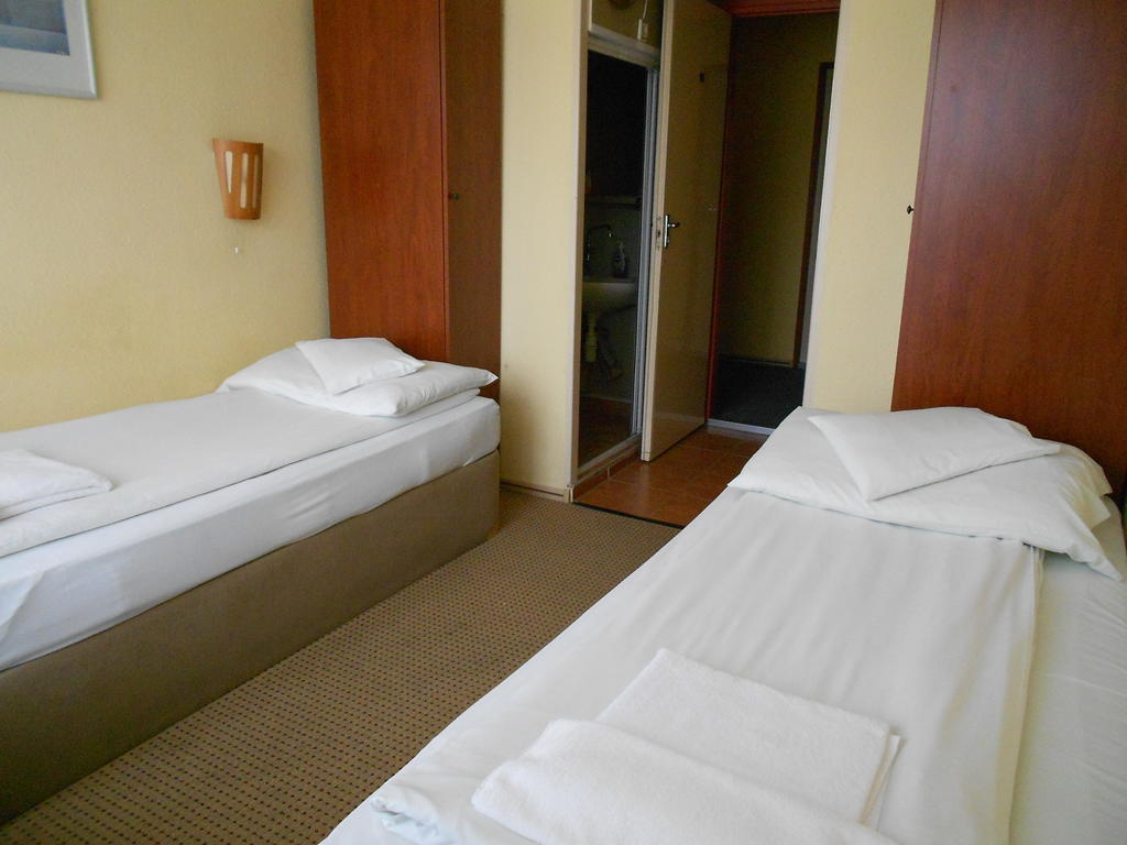 Hotel Seni Studium