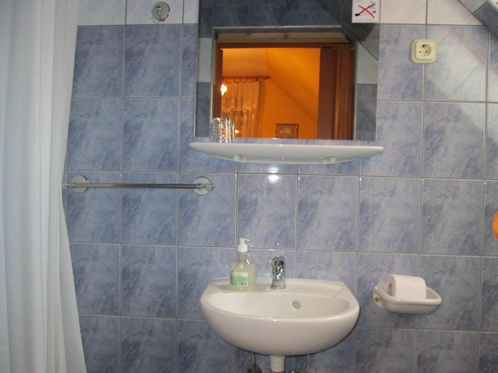 Kisherceg Szallashely Gasthof *