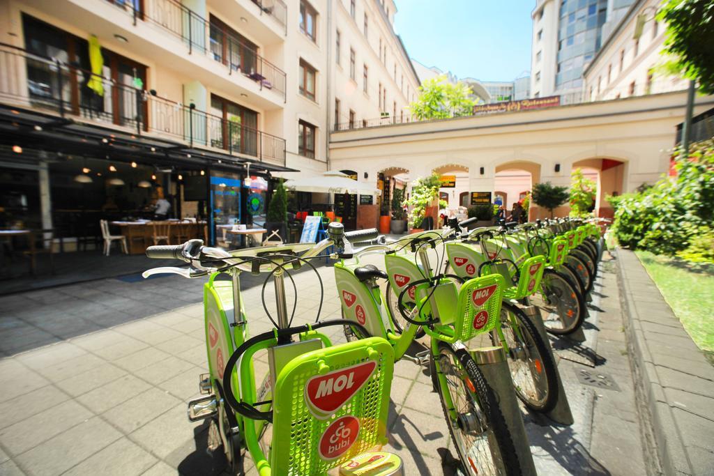 Easy Star Budapest