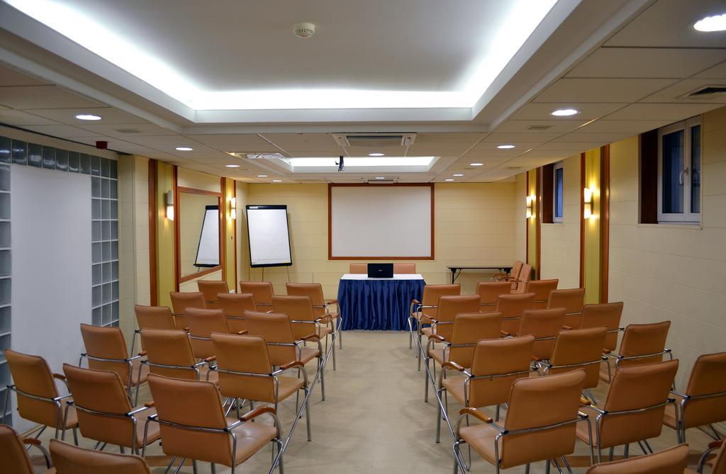Hotel Veritas 3*